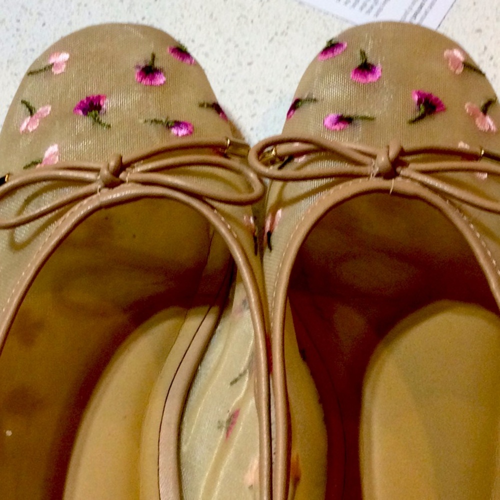 Used women shoes size 9